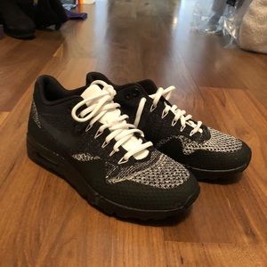 Nike classic sneaker size 7.5